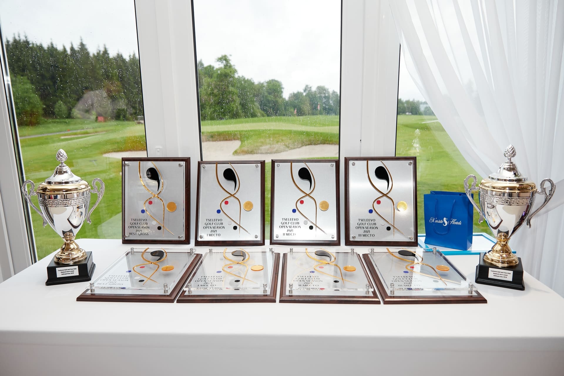 Награды победителям турнира Открытие гольф-сезона 2021 в Целеево Гольф и Поло Клубе