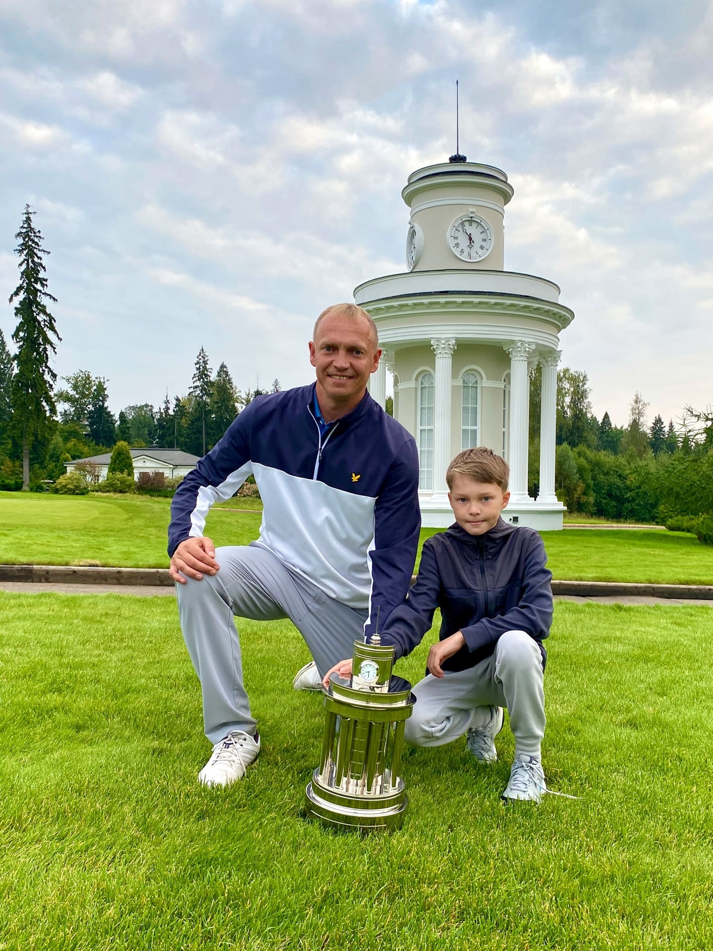 Победитель Клубной лиги Clock Tower Cup 2021 Целеево Гольф и Поло Клуба — Евгений Пронькин с сыном
